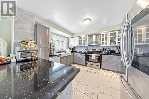 24 Tamblyn Road, Clarington, ON - Indoor Photo Showing Kitchen