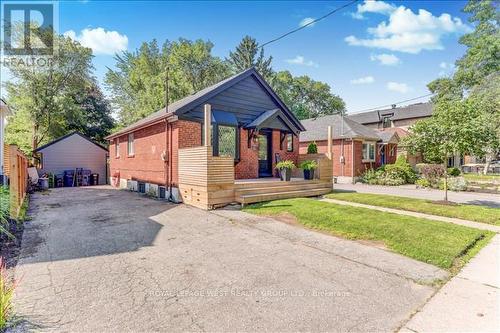 19 Yorkview Drive, Toronto (Stonegate-Queensway), ON - Outdoor