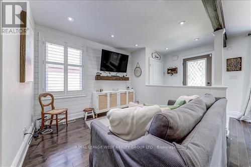 19 Yorkview Drive, Toronto (Stonegate-Queensway), ON - Indoor Photo Showing Bedroom