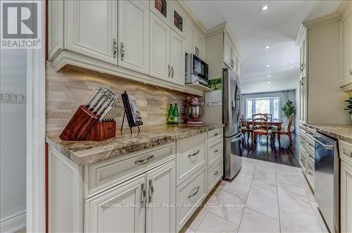 19 Yorkview Drive, Toronto (Stonegate-Queensway), ON - Indoor Photo Showing Kitchen With Upgraded Kitchen