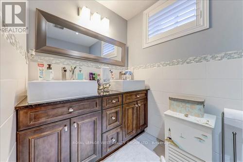 19 Yorkview Drive, Toronto (Stonegate-Queensway), ON - Indoor Photo Showing Bathroom