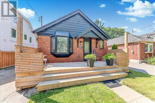 19 Yorkview Drive, Toronto (Stonegate-Queensway), ON - Outdoor