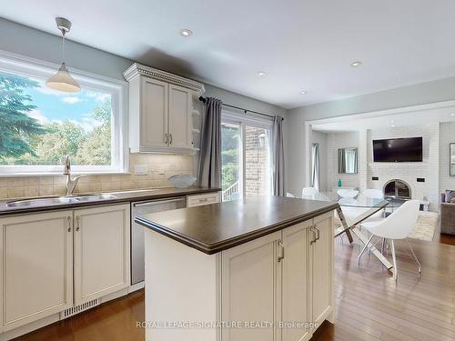 81 Garden Ave, Richmond Hill, ON - Indoor Photo Showing Kitchen With Double Sink