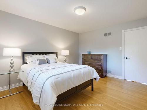 81 Garden Ave, Richmond Hill, ON - Indoor Photo Showing Bedroom