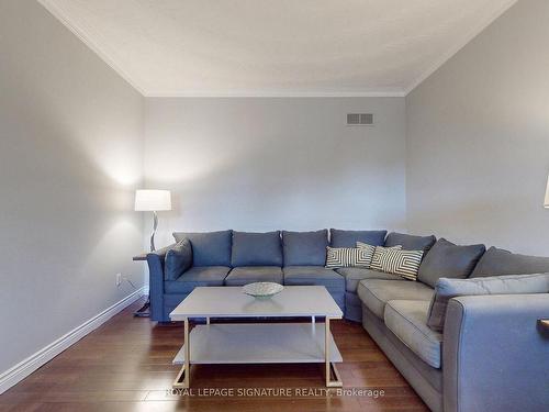 81 Garden Ave, Richmond Hill, ON - Indoor Photo Showing Living Room