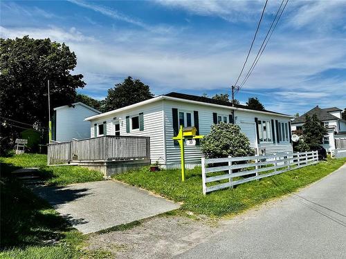 10-14 Northern Point Road, Winterton, NL 