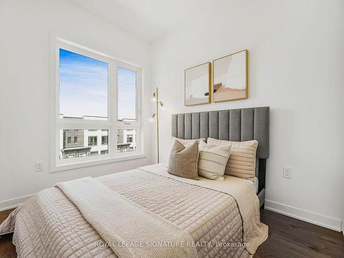 3058 Trailside Dr, Oakville, ON - Indoor Photo Showing Bedroom