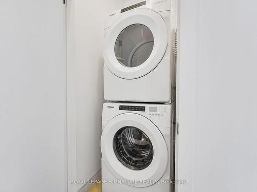 3058 Trailside Dr, Oakville, ON - Indoor Photo Showing Laundry Room