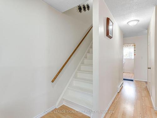 17-15 Tracey Park Dr, Belleville, ON - Indoor Photo Showing Other Room