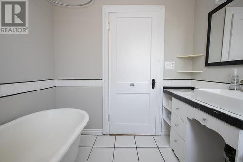 132 Woodward Ave, Sault Ste. Marie, ON - Indoor Photo Showing Bathroom