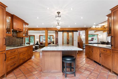 1194 Stirling Drive, Oakville, ON - Indoor Photo Showing Kitchen With Upgraded Kitchen