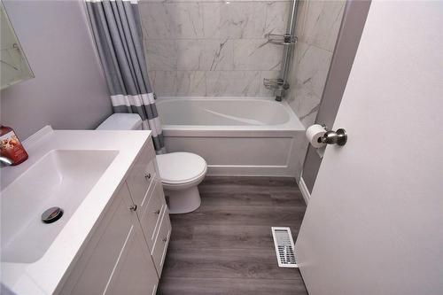 153 Limeridge Road W|Unit #8, Hamilton, ON - Indoor Photo Showing Bathroom