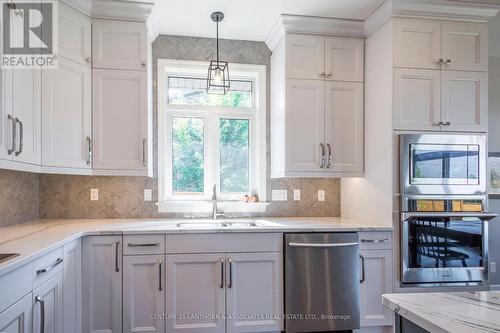 33 Crews Crescent, Quinte West, ON - Indoor Photo Showing Kitchen