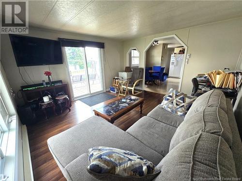 28 Parc P'Tiso Street, Edmundston, NB - Indoor Photo Showing Living Room