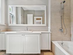 Ensuite bathroom - 