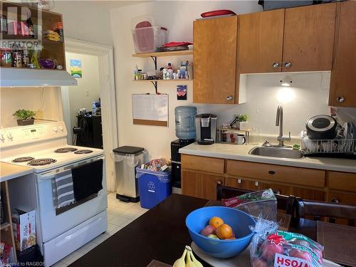 188 9Th Street, Hanover, ON - Indoor Photo Showing Kitchen