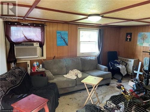 back addition - 188 9Th Street, Hanover, ON - Indoor Photo Showing Living Room