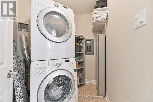 414 - 2285 Lake Shore Boulevard W, Toronto (Mimico), ON - Indoor Photo Showing Laundry Room