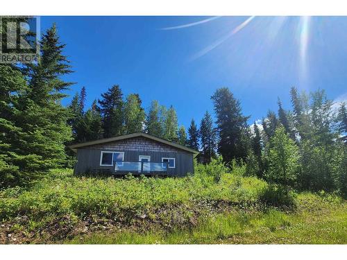 6513 Monette Road, 100 Mile House, BC - Outdoor