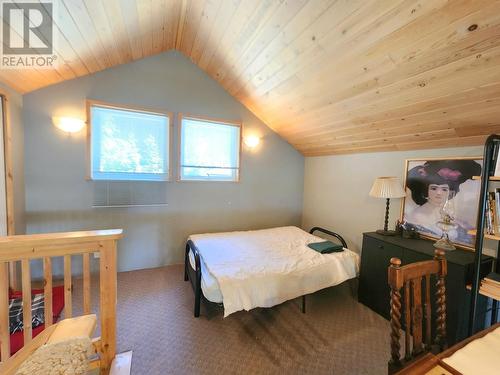 6513 Monette Road, 100 Mile House, BC - Indoor Photo Showing Bedroom