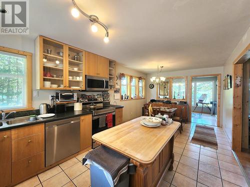 6513 Monette Road, 100 Mile House, BC - Indoor Photo Showing Kitchen With Double Sink