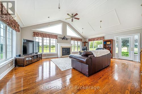 24518 Mccowan Road, Georgina, ON - Indoor Photo Showing Living Room With Fireplace