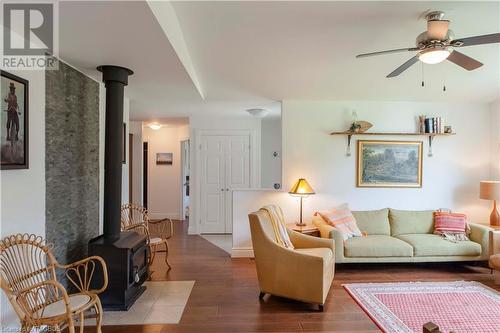 107 Woodland Crescent, Sauble Beach, ON - Indoor Photo Showing Living Room