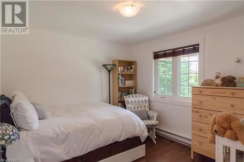 107 Woodland Crescent, Sauble Beach, ON - Indoor Photo Showing Bedroom