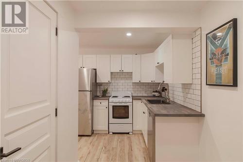 107 Woodland Crescent, Sauble Beach, ON - Indoor Photo Showing Kitchen