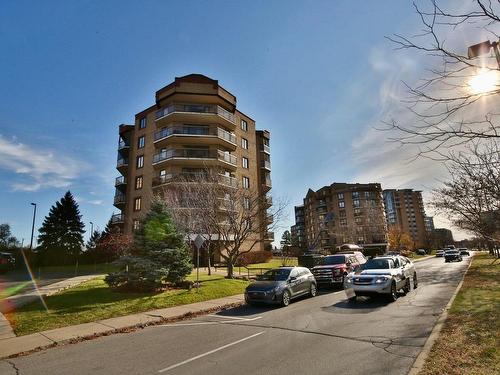 Street - 204-8075 Boul. St-Laurent, Brossard, QC - Outdoor