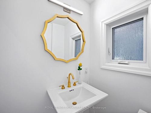 503 Windermere Ave, Toronto, ON - Indoor Photo Showing Bathroom