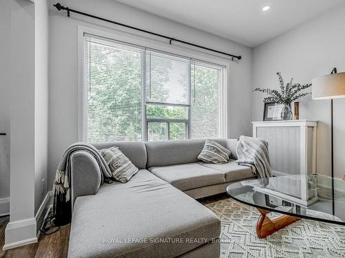 2A-110 1/2 Westminster Ave, Toronto, ON - Indoor Photo Showing Living Room