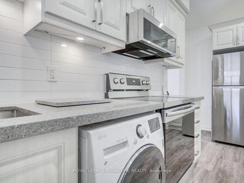 2B-110 1/2 Westminster Ave, Toronto, ON - Indoor Photo Showing Kitchen