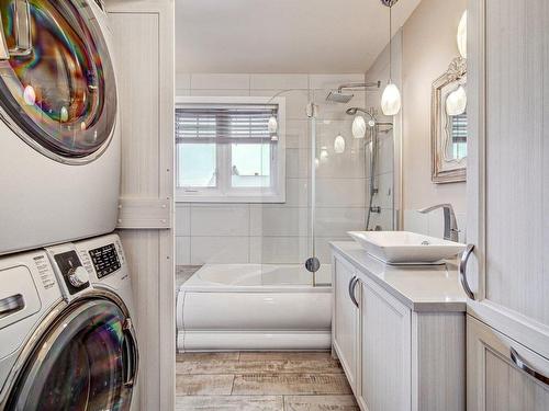 Bathroom - 5073 Rue Des Ormes, Contrecoeur, QC - Indoor Photo Showing Laundry Room