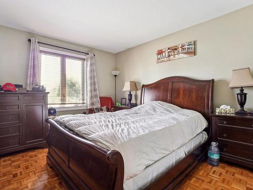 Chambre Ã Â coucher - 413 Av. Marc-Aurèle-Fortin, Laval (Sainte-Rose), QC - Indoor Photo Showing Bedroom