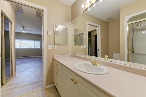 114-877 Klo Road, Kelowna, BC - Indoor Photo Showing Bathroom