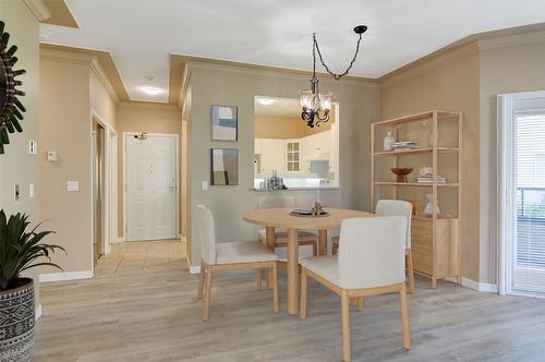 114-877 Klo Road, Kelowna, BC - Indoor Photo Showing Dining Room