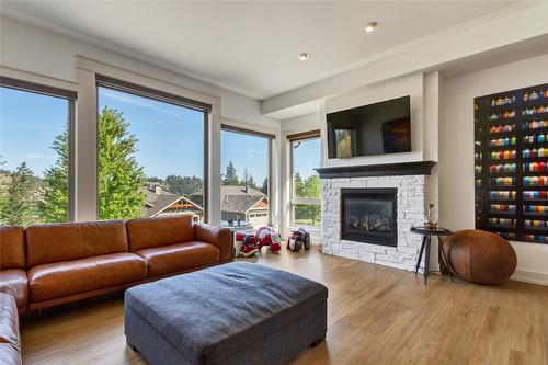 253 Dormie Place, Vernon, BC - Indoor Photo Showing Living Room With Fireplace