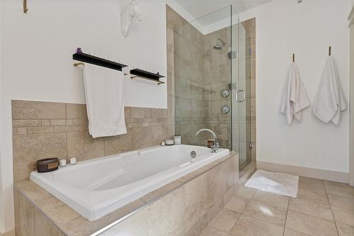 253 Dormie Place, Vernon, BC - Indoor Photo Showing Bathroom