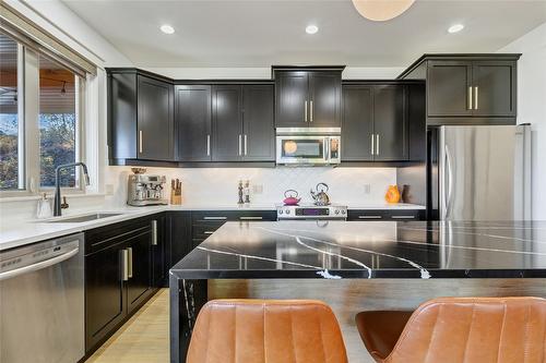 253 Dormie Place, Vernon, BC - Indoor Photo Showing Kitchen With Upgraded Kitchen