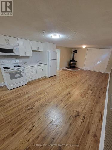 2004 St. Paul Road, Innisfil (Alcona), ON - Indoor Photo Showing Kitchen