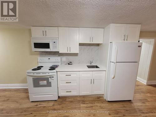 2004 St. Paul Road, Innisfil (Alcona), ON - Indoor Photo Showing Kitchen