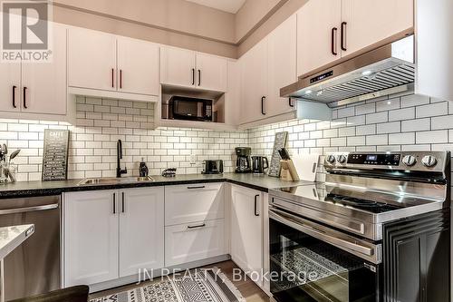 306 Harbord Street, Toronto (Palmerston-Little Italy), ON - Indoor Photo Showing Kitchen With Stainless Steel Kitchen With Upgraded Kitchen