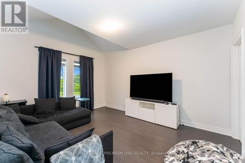 107 Appleyard Avenue, Vaughan (Kleinburg), ON - Indoor Photo Showing Living Room