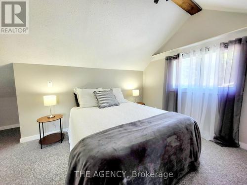 3459 Brennan Line, Severn (West Shore), ON - Indoor Photo Showing Bedroom