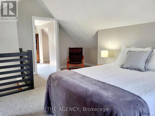 3459 Brennan Line, Severn (West Shore), ON - Indoor Photo Showing Bedroom