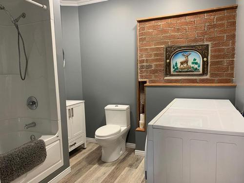 Bathroom - 230 3E Avenue, Belleterre, QC 