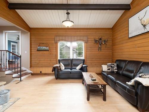 Living room - 2026 Mtée Herdman, Hinchinbrooke, QC - Indoor Photo Showing Living Room