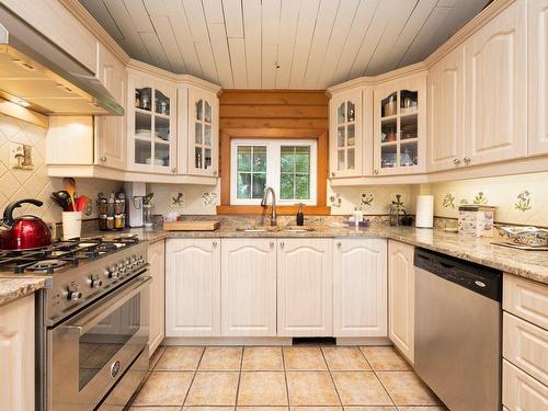 Kitchen - 2026 Mtée Herdman, Hinchinbrooke, QC - Indoor Photo Showing Kitchen