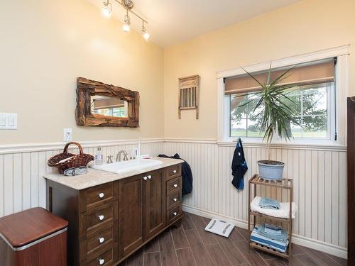 Bathroom - 2026 Mtée Herdman, Hinchinbrooke, QC - Indoor